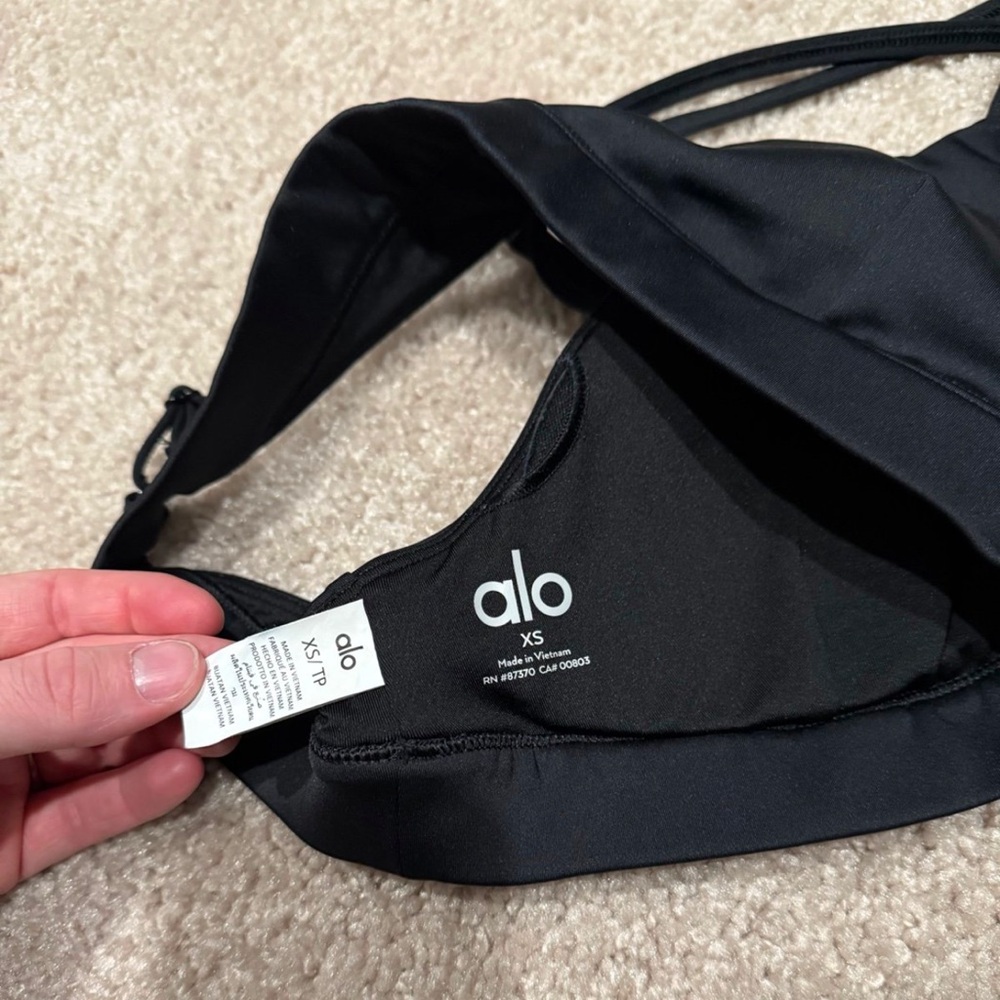 LIKE NEW ALO YOGA AIRLIFT LAYER UP BRA - Picture 7 of 7